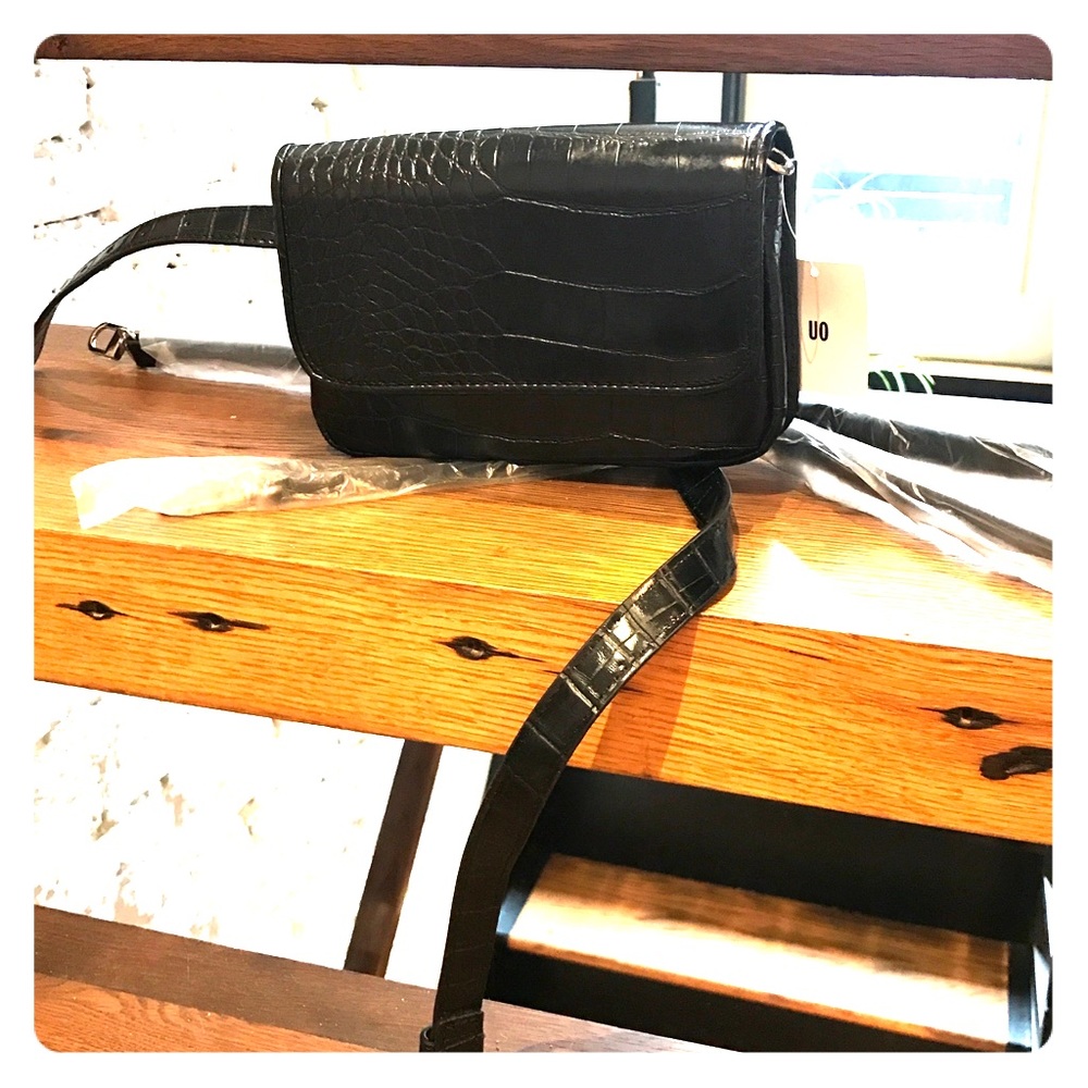 Croc embossed fanny pack w optional shoulder strap